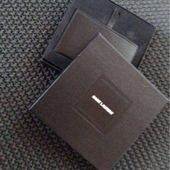 SAINT LAURENT
POCKET MIRROR AND 'FOR YOU' LEATHER CARD HOLDER - Picture 7 of 7